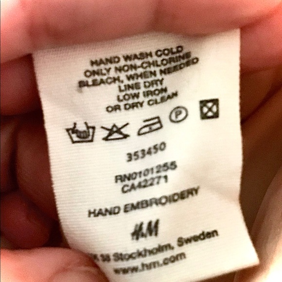 Buy 1 Get 1 FREE🌸H&M Haute Couture Top🌸 - Picture 4 of 4